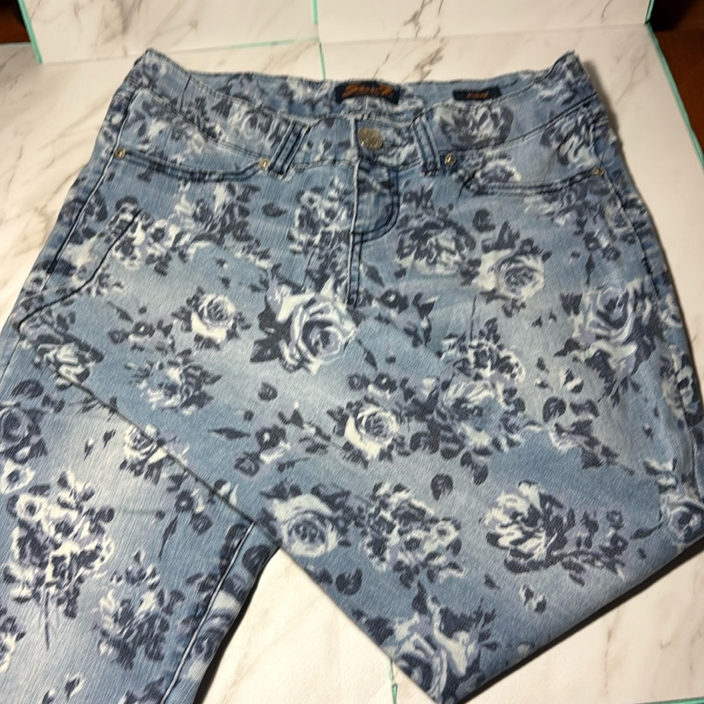 Seven7 Skinny 8P Girls floral pattern, blue jeans